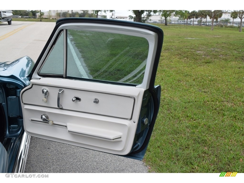 1967 Chevrolet Corvette Coupe White/Black Door Panel Photo #141793601