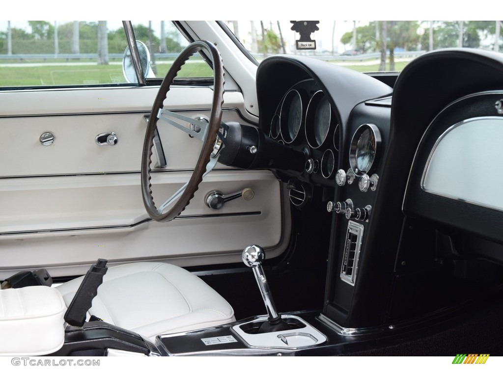 1967 Chevrolet Corvette Coupe White/Black Dashboard Photo #141793820