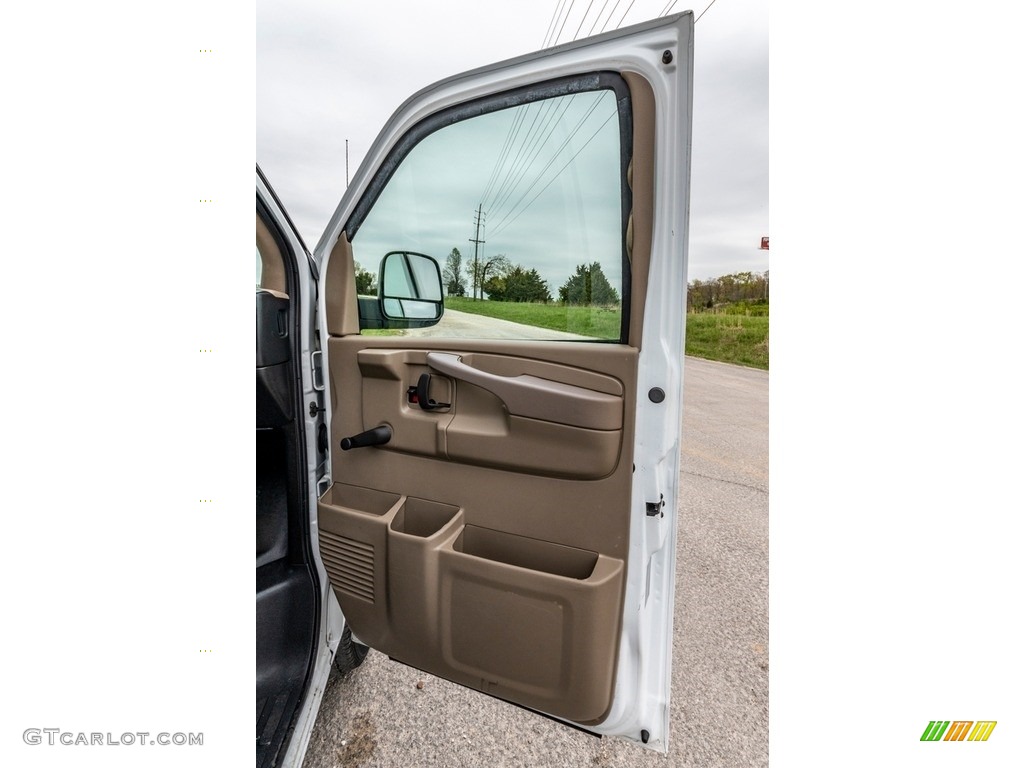 2013 Chevrolet Express 2500 Cargo Van Neutral Door Panel Photo #141799289