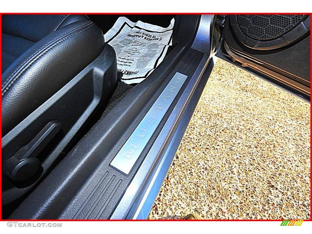 2006 Mustang GT Premium Coupe - Tungsten Grey Metallic / Dark Charcoal photo #20