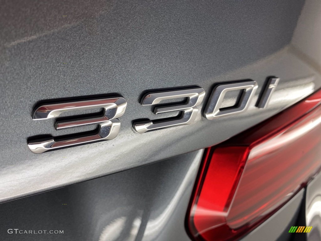 2018 3 Series 330i Sedan - Platinum Silver Metallic / Black photo #11