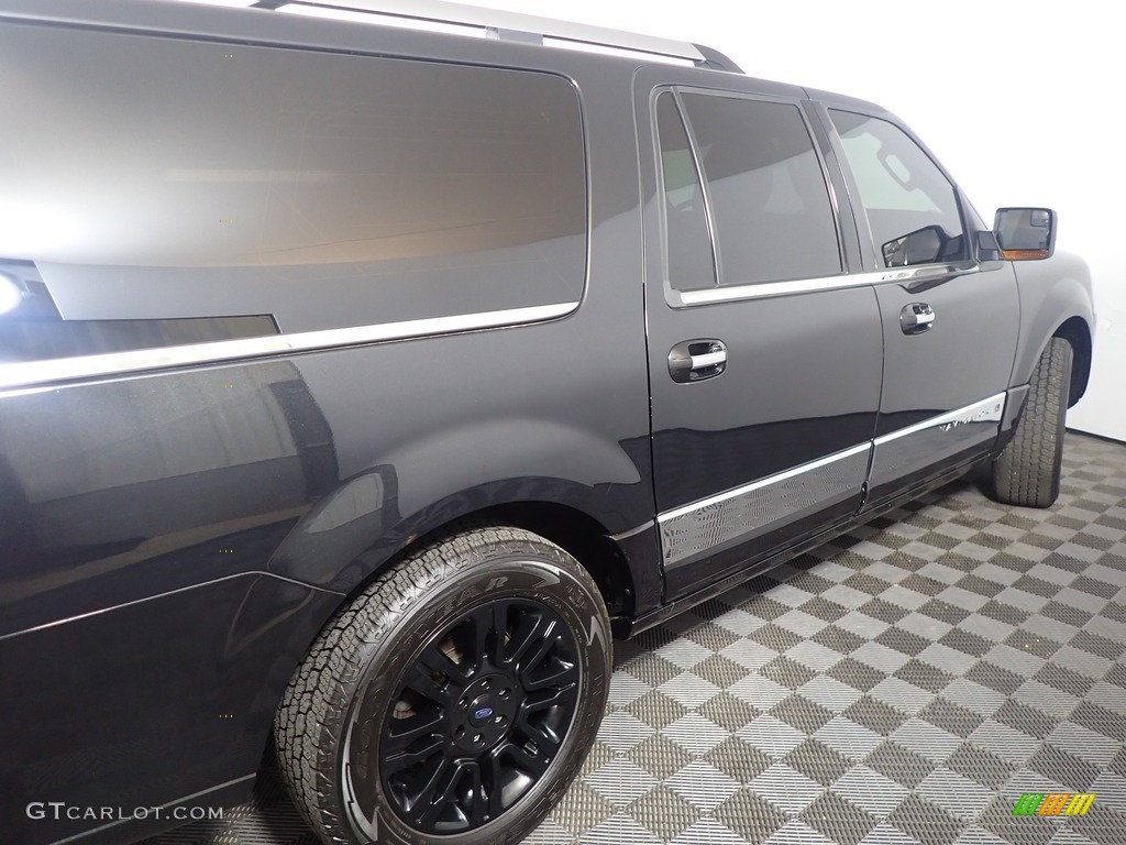 2014 Navigator L 4x4 - Tuxedo Black / Charcoal Black photo #23