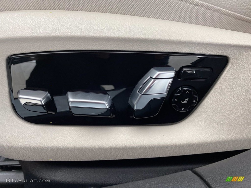 2022 BMW 7 Series 740i Sedan Controls Photo #141811303