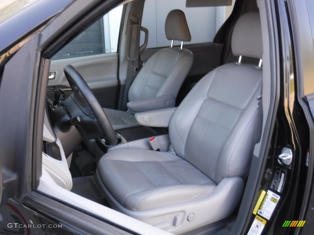2017 Sienna XLE - Midnight Black Metallic / Ash photo #22
