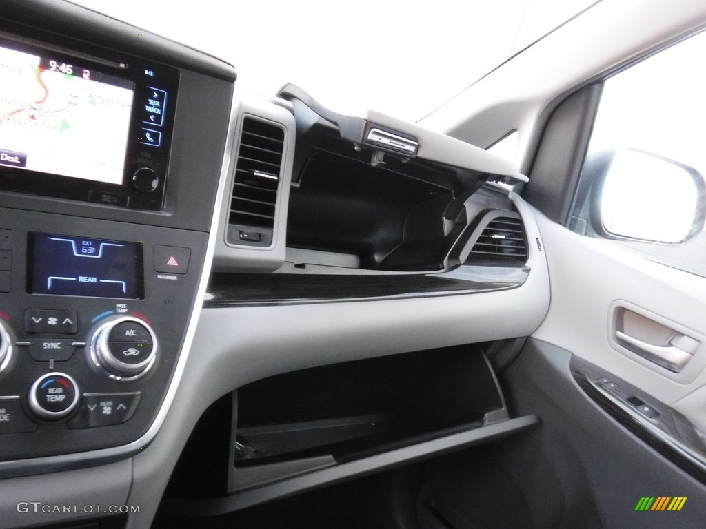 2017 Sienna XLE - Midnight Black Metallic / Ash photo #25