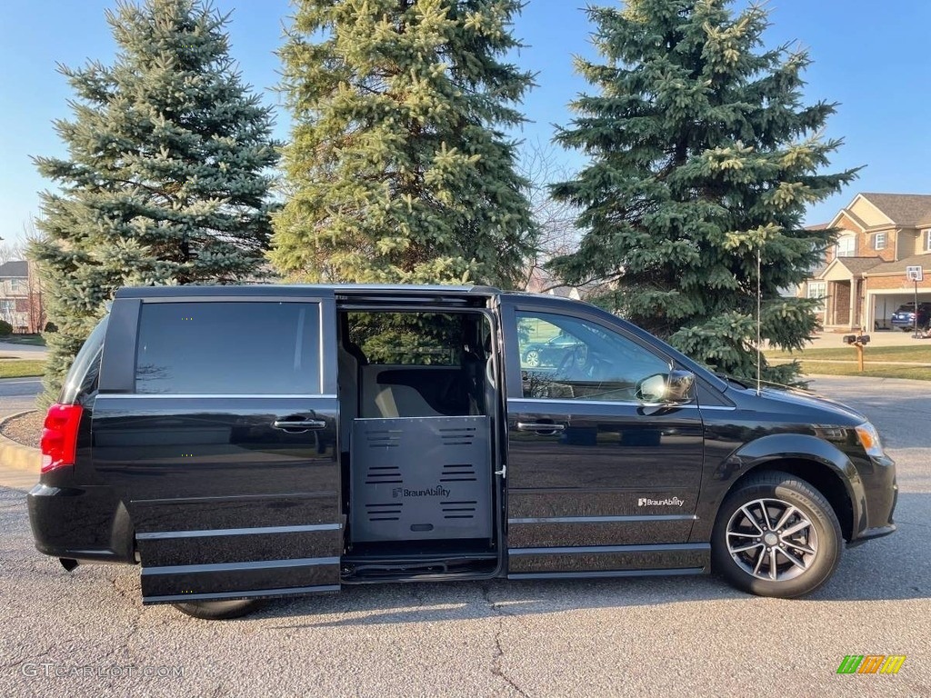 Black Onyx Dodge Grand Caravan