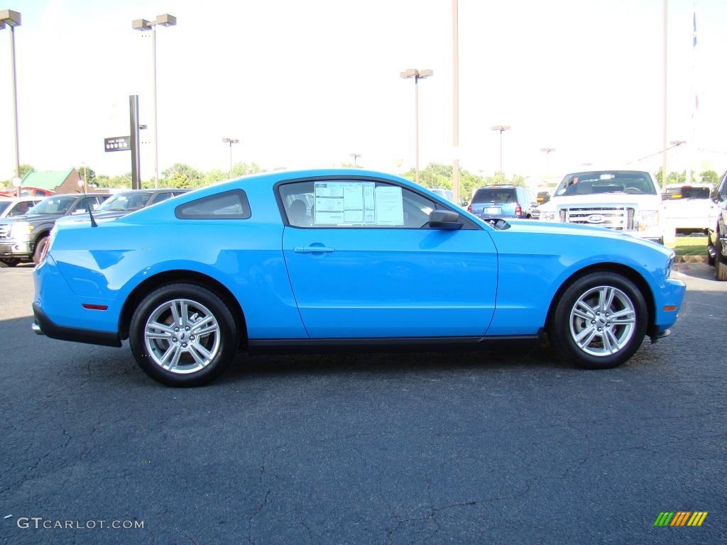 2010 Mustang V6 Coupe - Grabber Blue / Charcoal Black photo #2