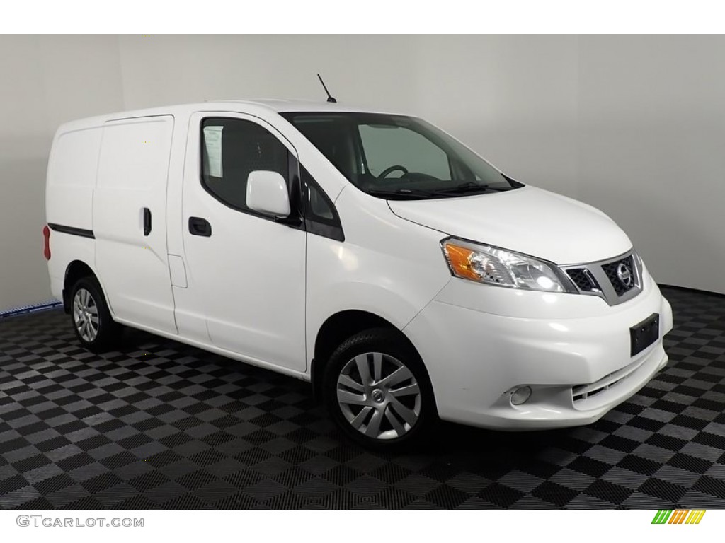2018 NV200 SV - Fresh Powder / Gray photo #3