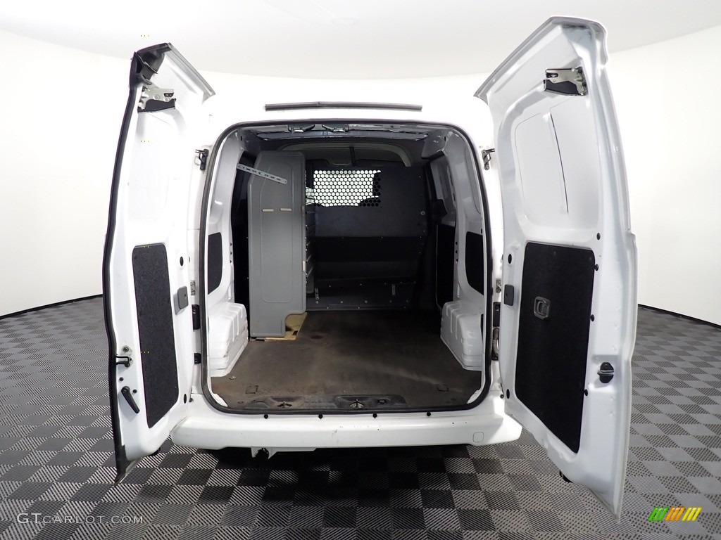 2018 NV200 SV - Fresh Powder / Gray photo #13