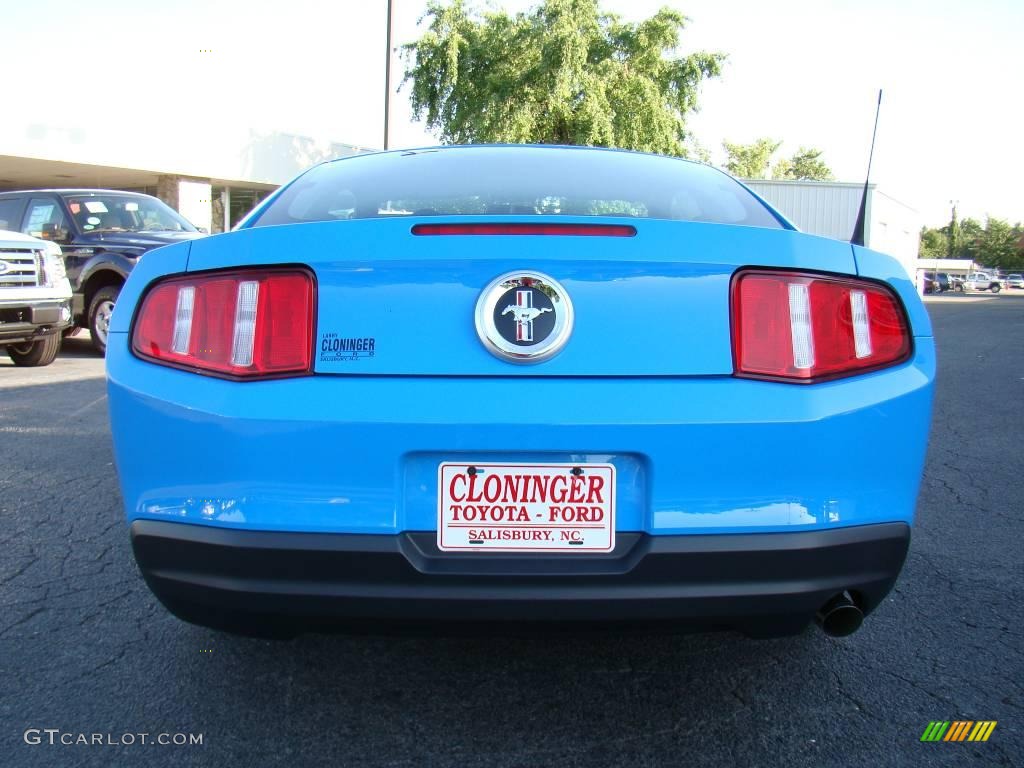 2010 Mustang V6 Coupe - Grabber Blue / Charcoal Black photo #4