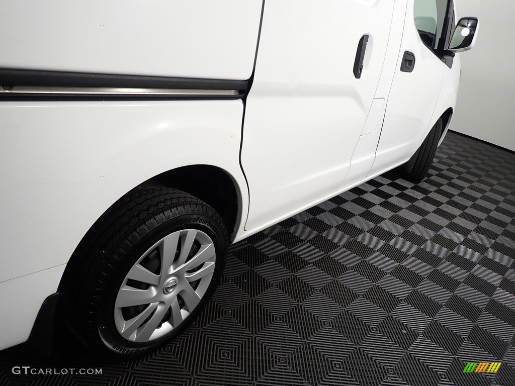 2018 NV200 SV - Fresh Powder / Gray photo #16