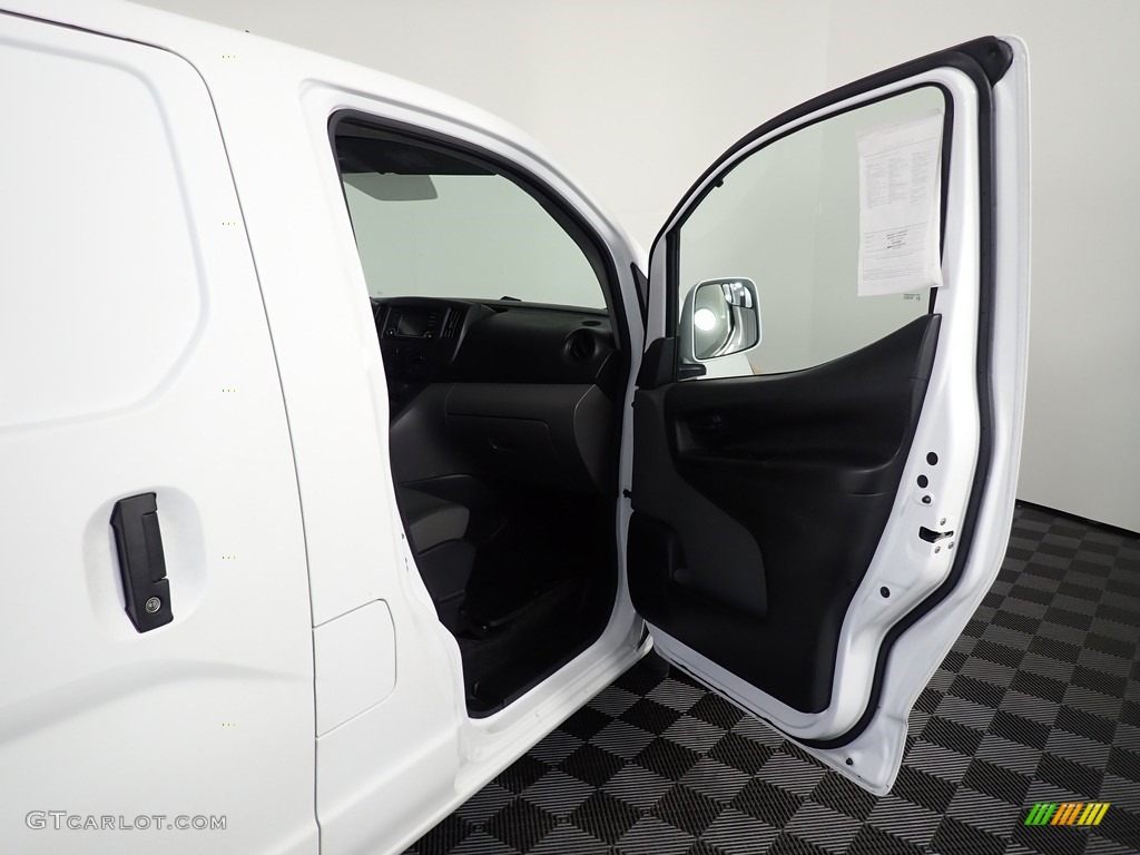 2018 NV200 SV - Fresh Powder / Gray photo #33