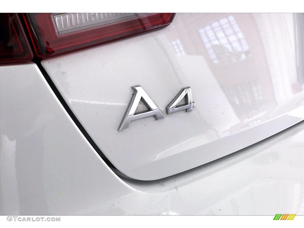 2017 Audi A4 2.0T Premium Marks and Logos Photos