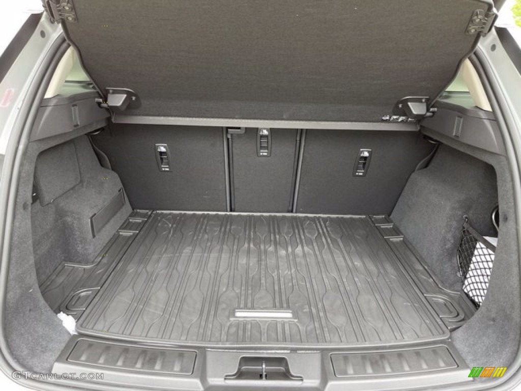 2021 Land Rover Range Rover Evoque S Trunk Photos
