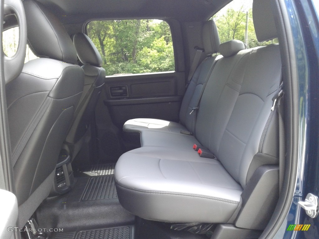 2021 Ram 5500 Tradesman Crew Cab 4x4 Chassis Rear Seat Photos