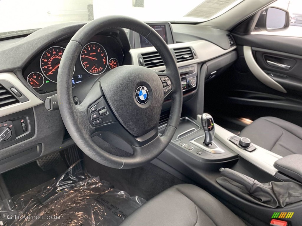 2018 3 Series 320i Sedan - Glacier Silver Metallic / Black photo #16