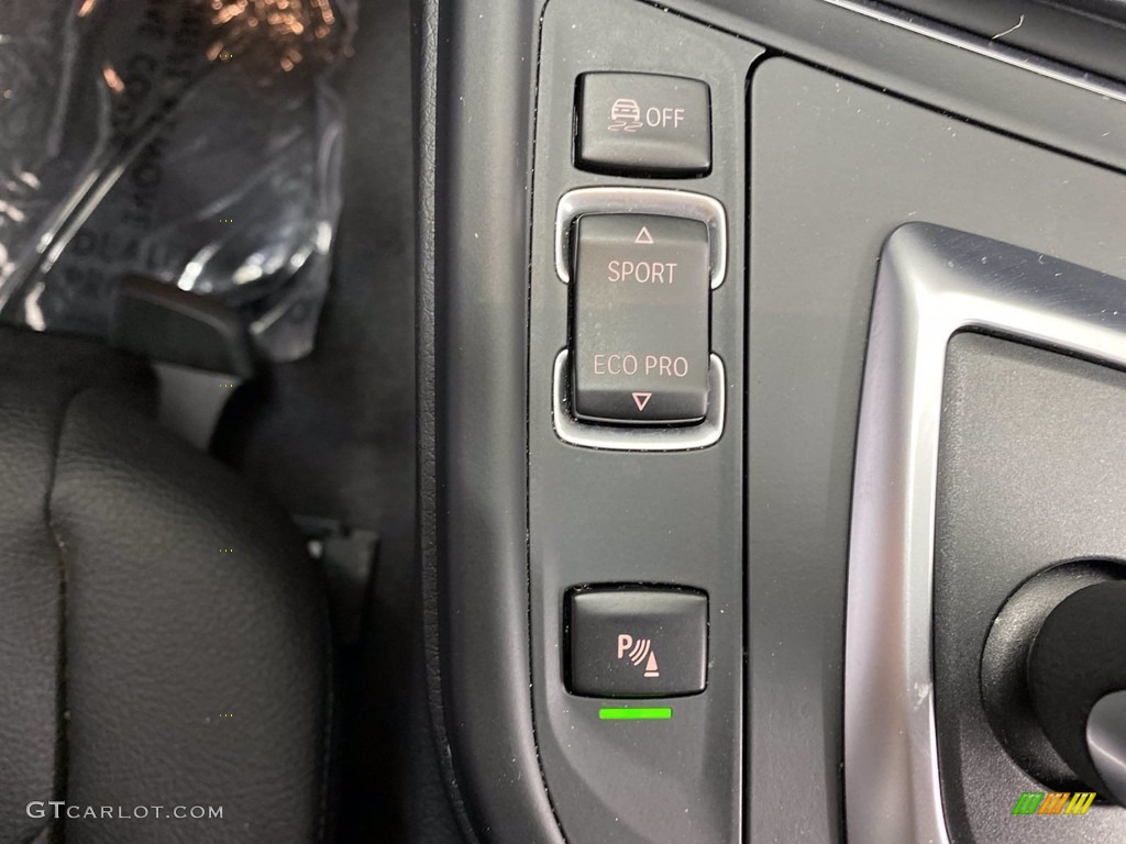2018 3 Series 320i Sedan - Glacier Silver Metallic / Black photo #28