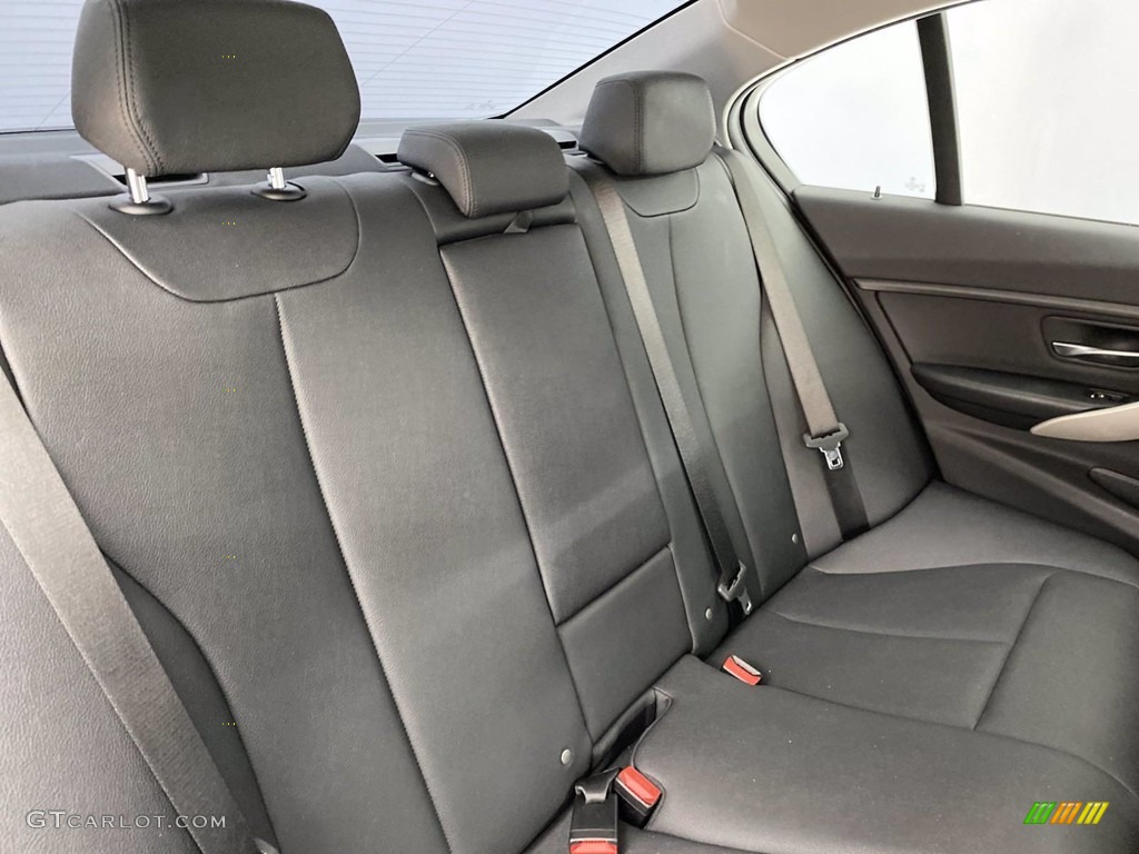 2018 3 Series 320i Sedan - Glacier Silver Metallic / Black photo #35