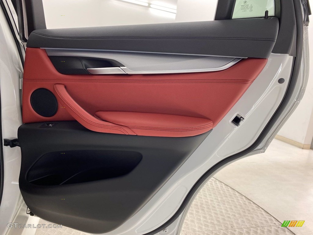 2018 X6 sDrive35i - Alpine White / Coral Red/Black photo #35