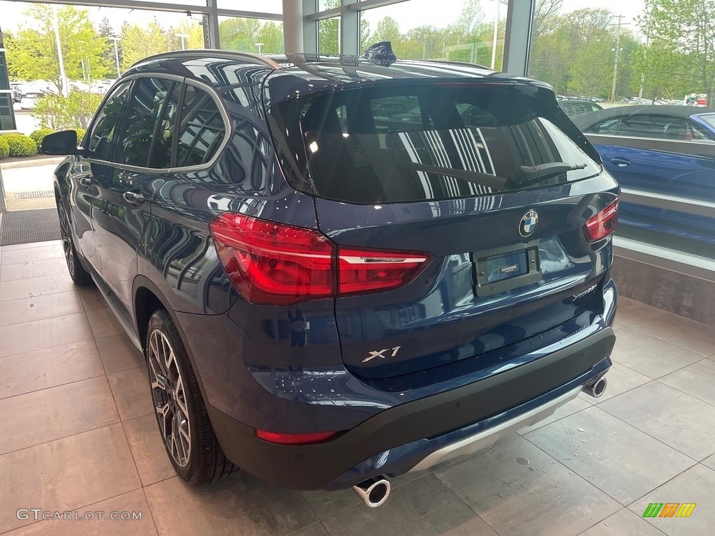 2021 X1 xDrive28i - Phytonic Blue Metallic / Black photo #2