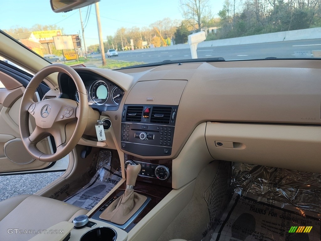 2008 C 300 4Matic Luxury - Arctic White / Savanna/Cashmere photo #19