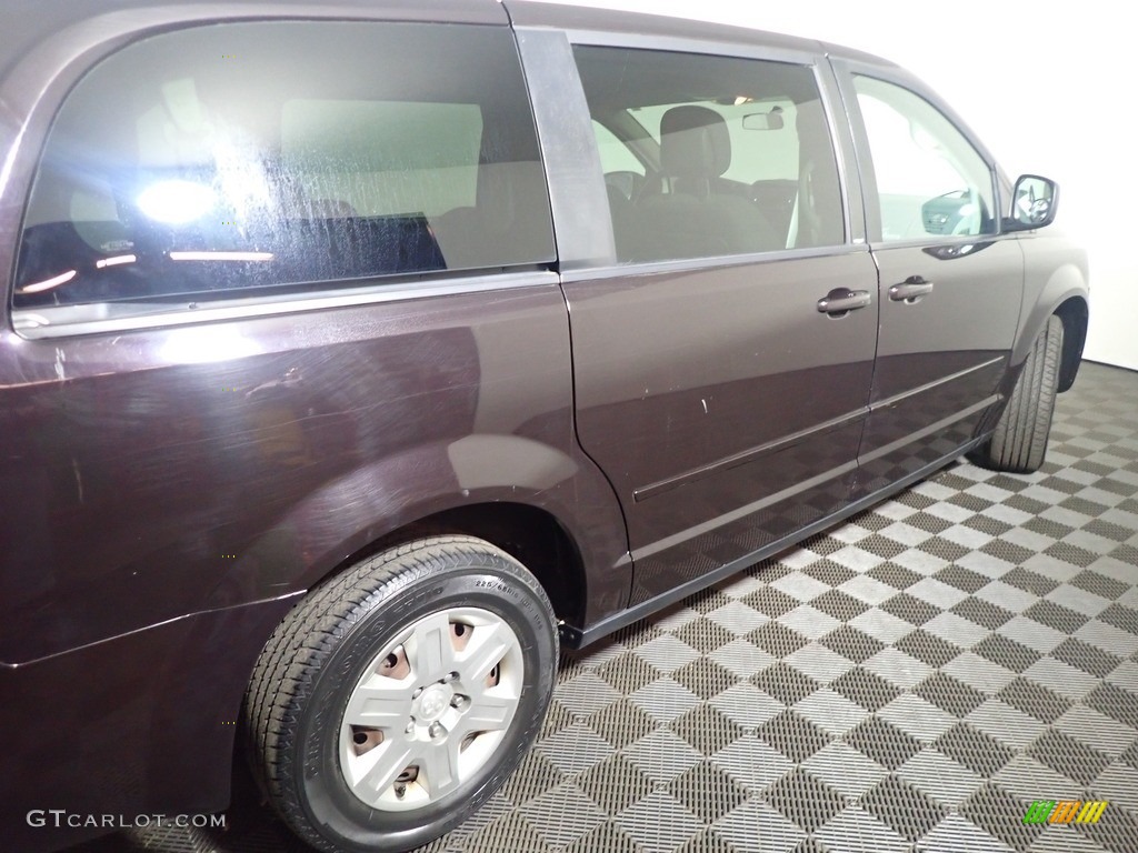 2010 Grand Caravan SE - Dark Cordovan Pearlcoat / Dark Slate Gray/Light Shale photo #18
