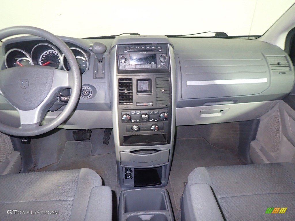 2010 Grand Caravan SE - Dark Cordovan Pearlcoat / Dark Slate Gray/Light Shale photo #20