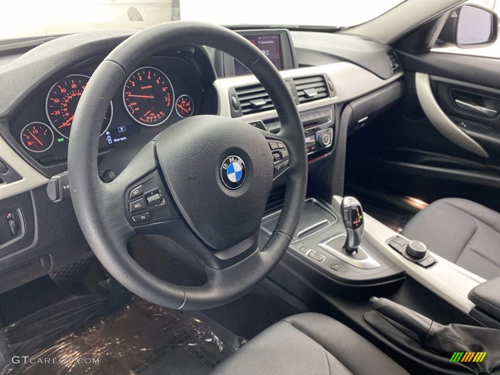 2018 3 Series 320i Sedan - Jet Black / Black photo #16