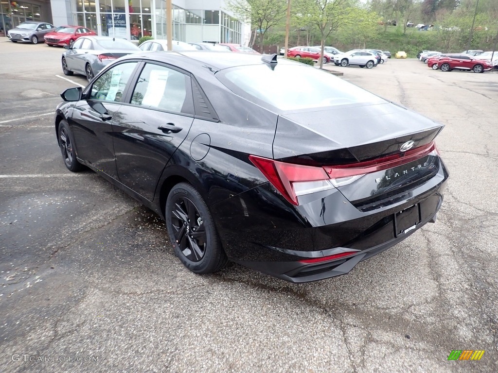 2021 Elantra SEL - Phantom Black / Medium Gray photo #6