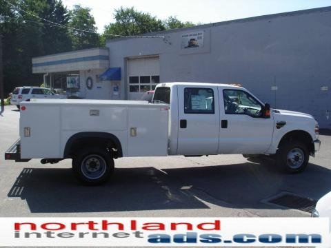 2009 Ford F350 Super Duty XL Crew Cab 4x4 Chassis Utility Data, Info and Specs