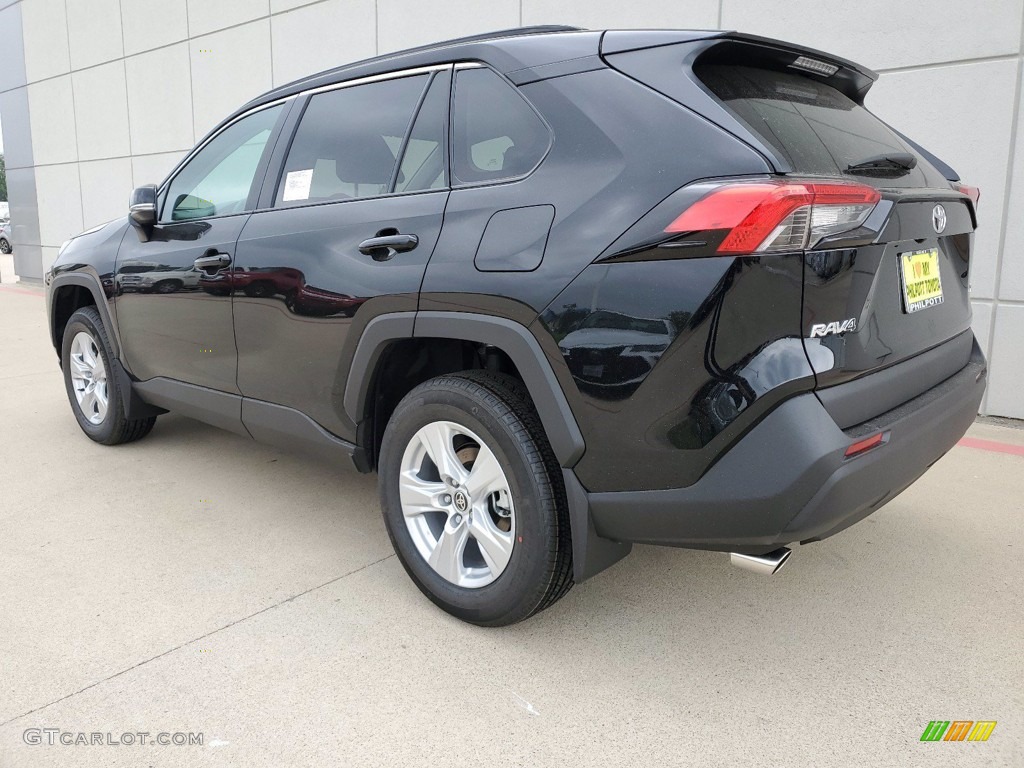 2021 RAV4 XLE - Midnight Black Metallic / Black photo #11