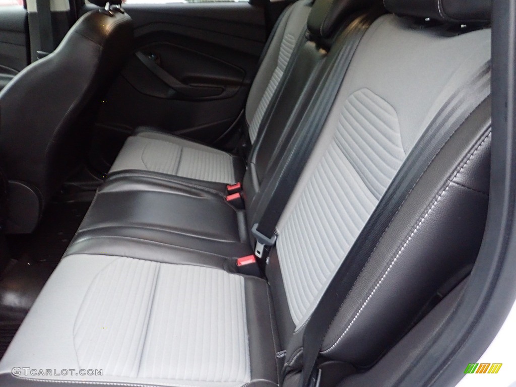 2018 Escape SE 4WD - Oxford White / Charcoal Black photo #16