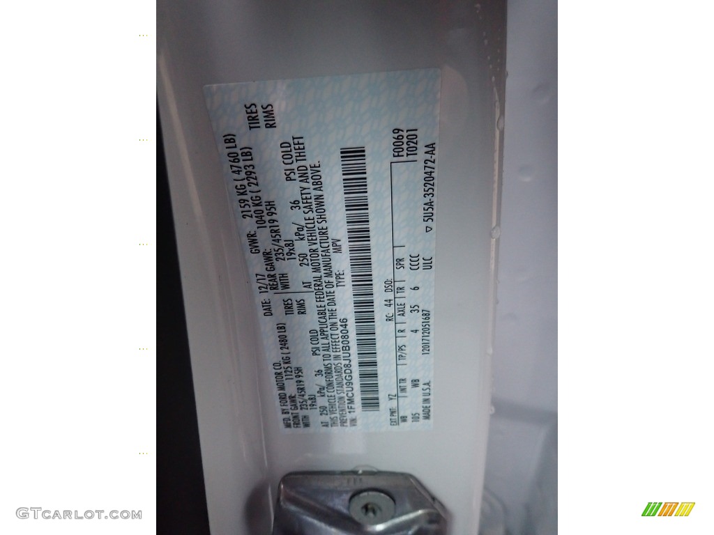 2018 Escape SE 4WD - Oxford White / Charcoal Black photo #23