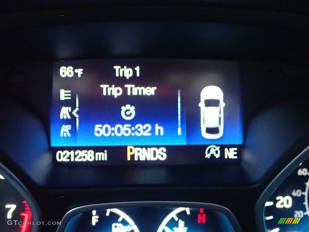 2018 Escape SE 4WD - Oxford White / Charcoal Black photo #24