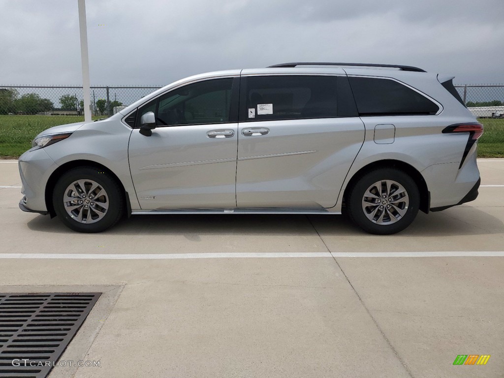 2021 Sienna XLE Hybrid - Celestial Silver Metallic / Gray photo #7