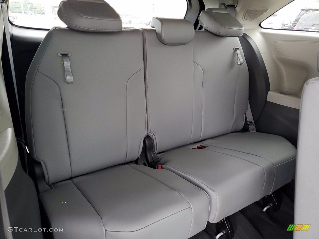 2021 Sienna XLE Hybrid - Celestial Silver Metallic / Gray photo #23