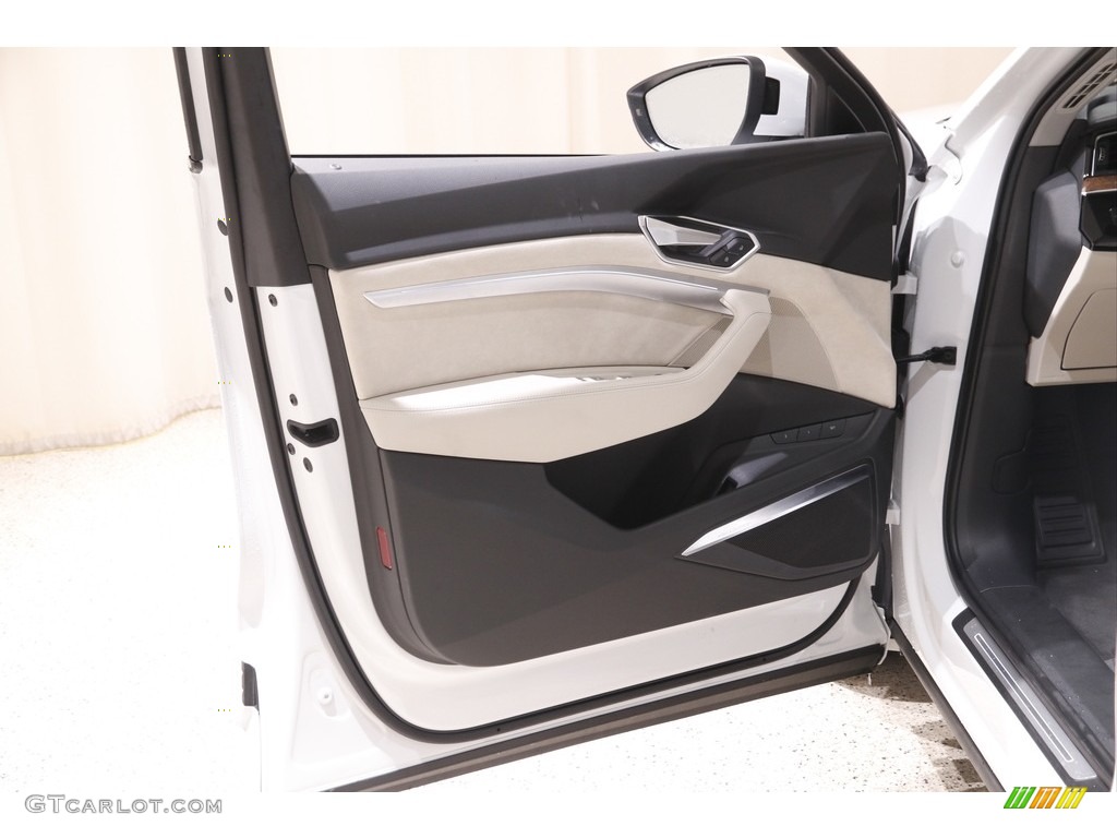 2019 Audi e-tron Prestige quattro Pearl Beige Door Panel Photo #141837031