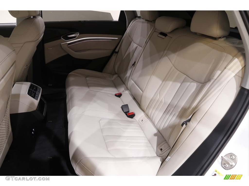 Pearl Beige Interior 2019 Audi e-tron Prestige quattro Photo #141837286