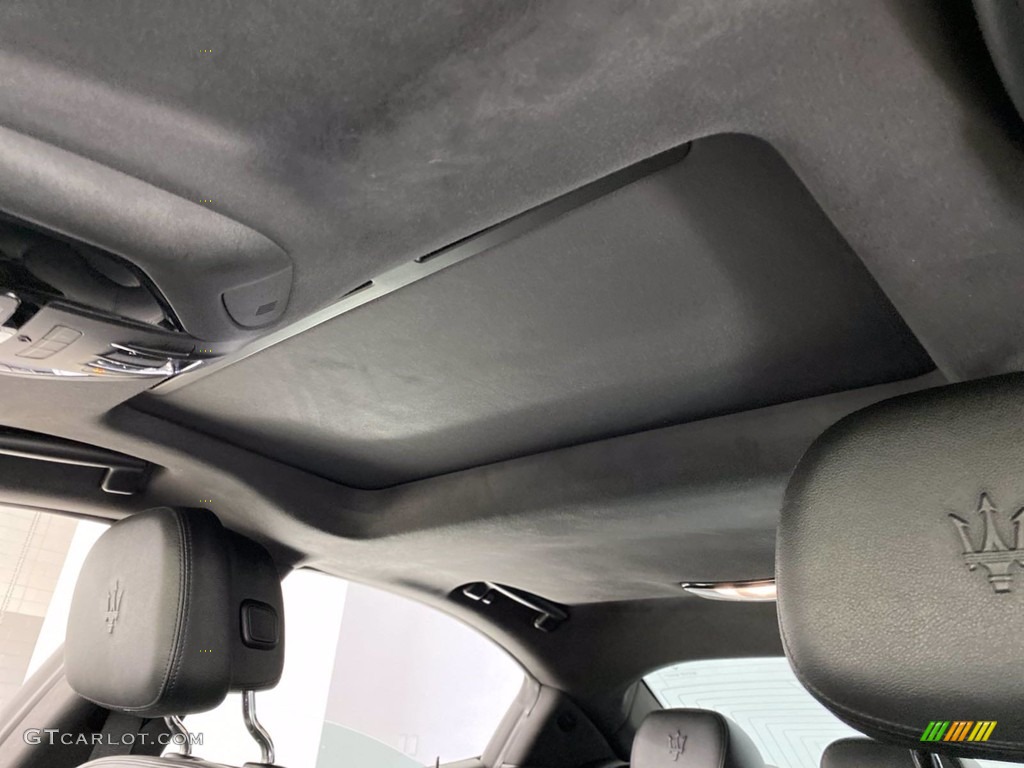 2018 Maserati Ghibli Standard Ghibli Model Sunroof Photo #141838396