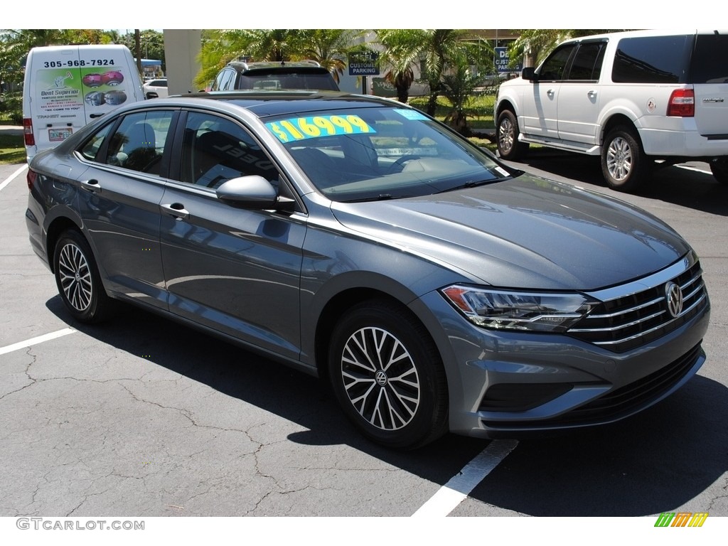 2019 Jetta SE - Platinum Gray Metallic / Titan Black photo #2