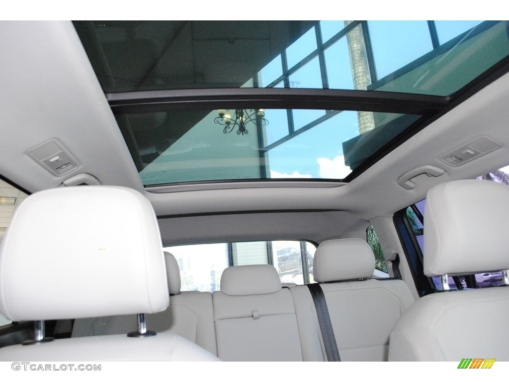 2020 Volkswagen Tiguan SE Sunroof Photos