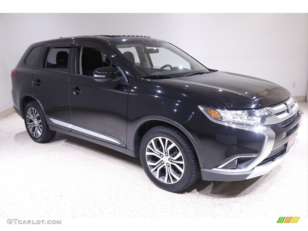 2017 Outlander SE S-AWC - Labrador Black Metallic / Black photo #1