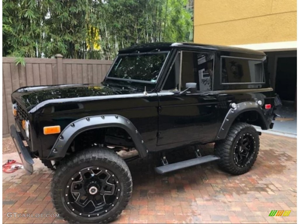 1976 Bronco Restomod 4x4 - Raven Black / Black photo #1