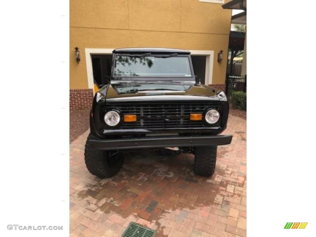 1976 Bronco Restomod 4x4 - Raven Black / Black photo #3