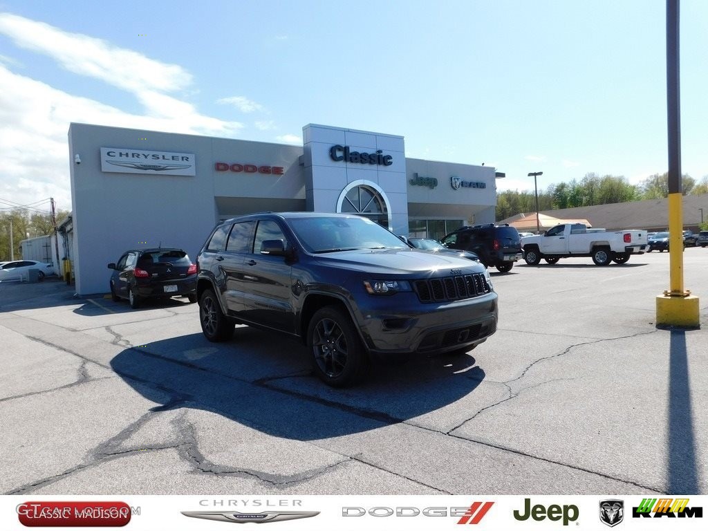 Granite Crystal Metallic Jeep Grand Cherokee