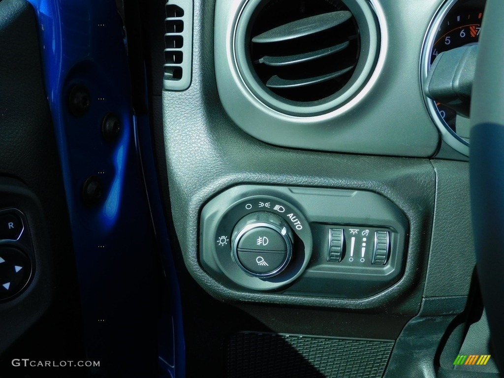 2021 Gladiator Willys 4x4 - Hydro Blue Pearl / Black photo #19