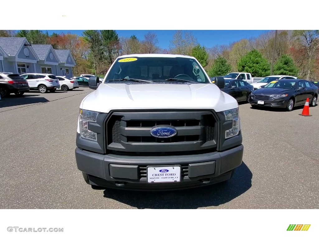 2017 F150 XL SuperCab 4x4 - Oxford White / Earth Gray photo #2