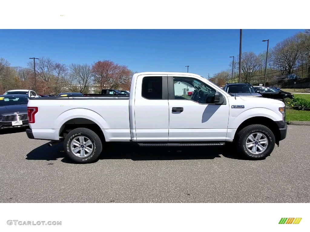 2017 F150 XL SuperCab 4x4 - Oxford White / Earth Gray photo #8