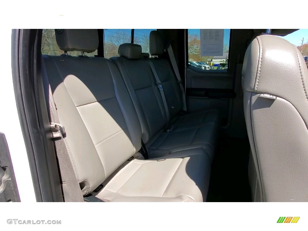 2017 F150 XL SuperCab 4x4 - Oxford White / Earth Gray photo #22
