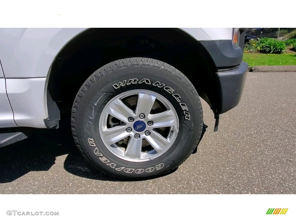 2017 F150 XL SuperCab 4x4 - Oxford White / Earth Gray photo #26